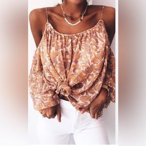 ASTR THE LABEL floral top XS